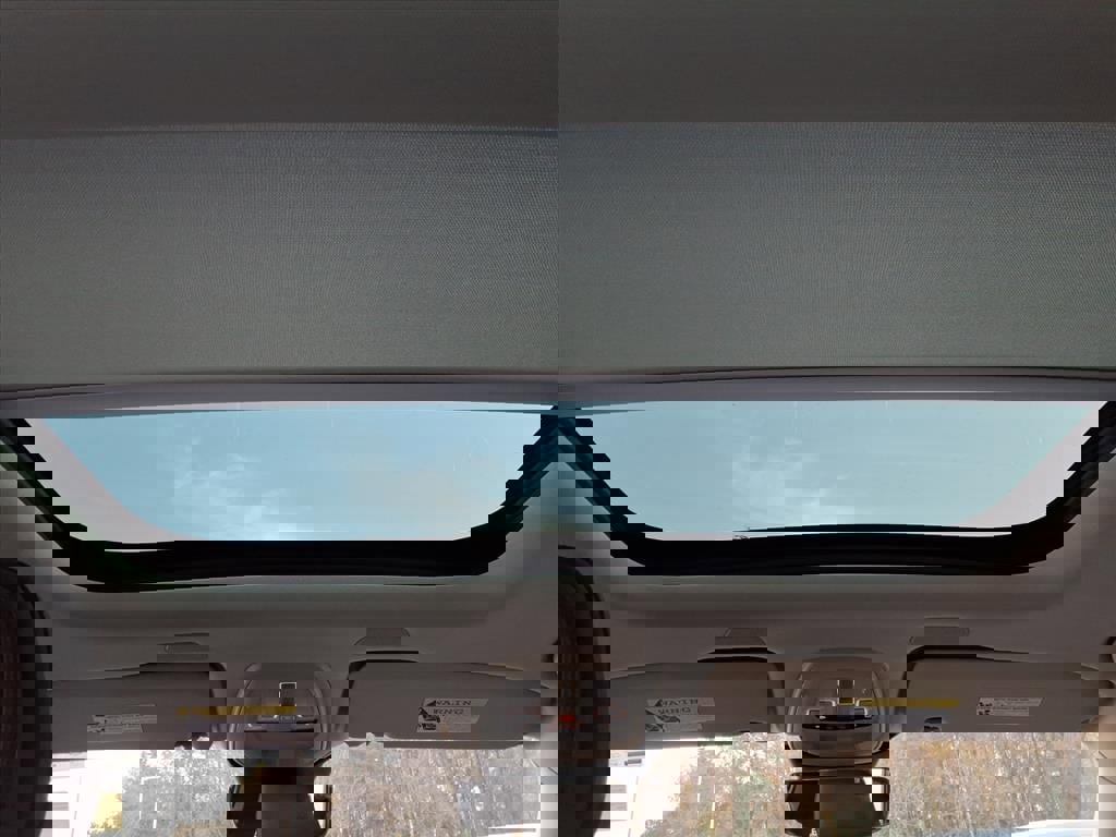 Certified 2025 Volvo XC60 B5 Plus image 15