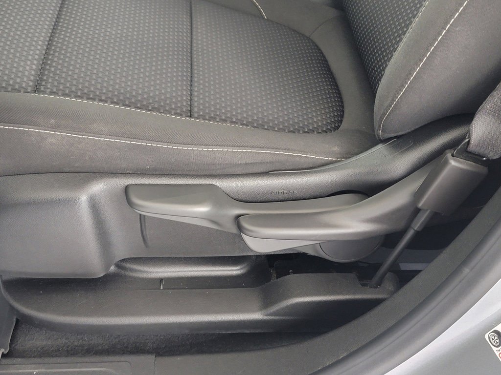 Used 2023 GMC Acadia SLE w/ LPO, Floor Liner Package AWD/4WD image 15