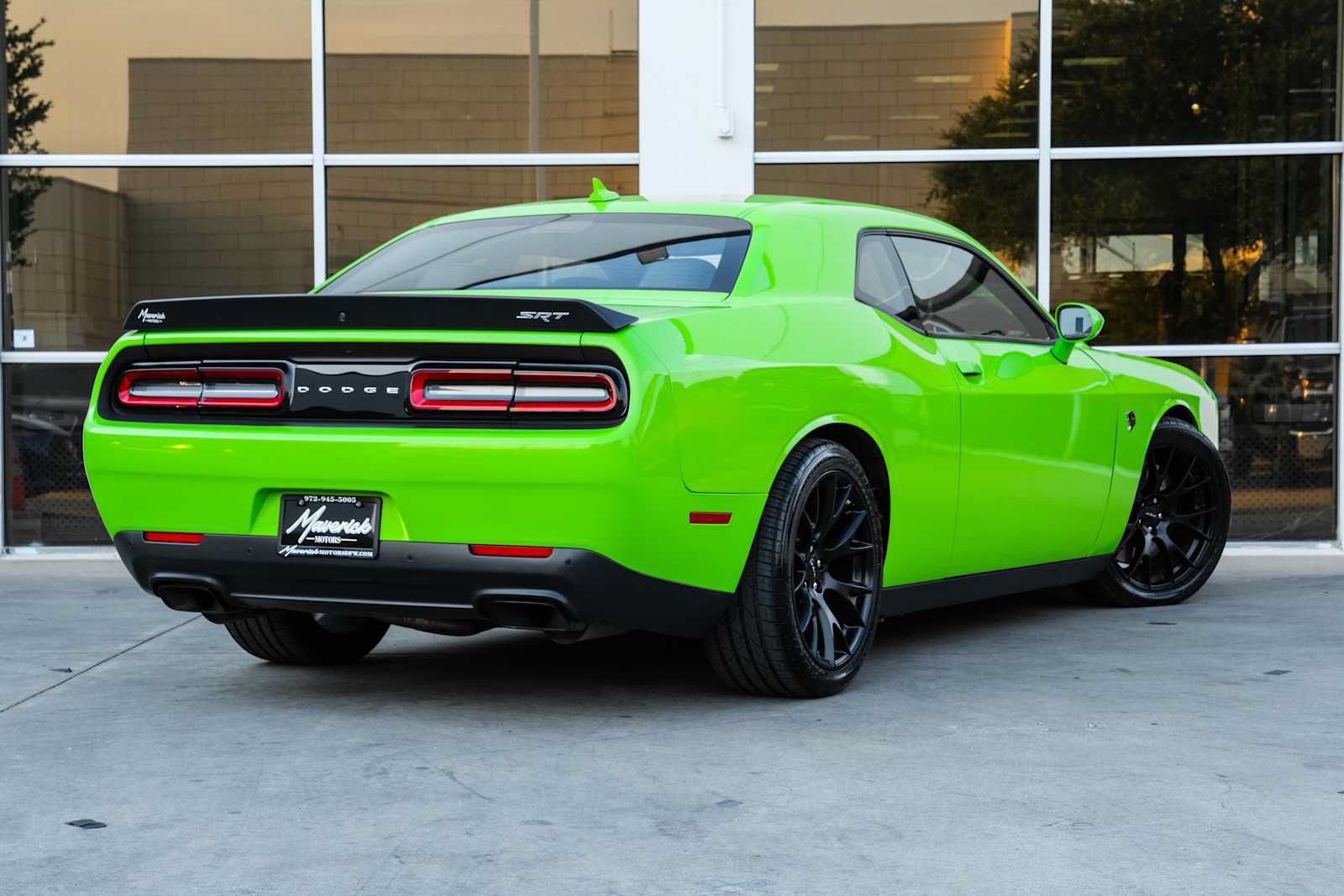 Used 2015 Dodge Challenger SRT Hellcat RWD image 14
