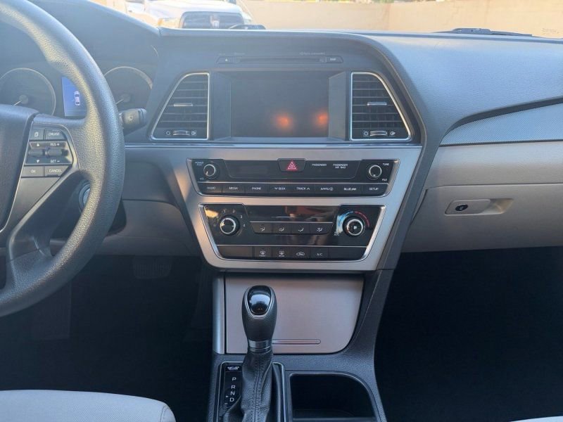 Used 2016 Hyundai Sonata SE w/ Cargo Package image 14
