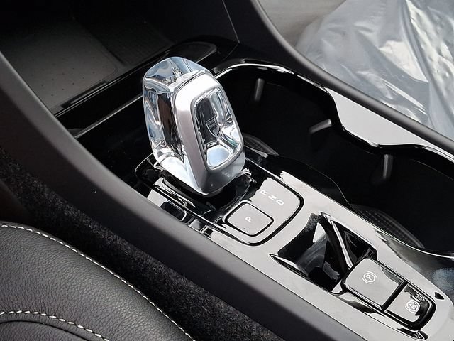 New 2026 Volvo XC40 B5 Plus w/ Protection Package Premier AWD/4WD image 7
