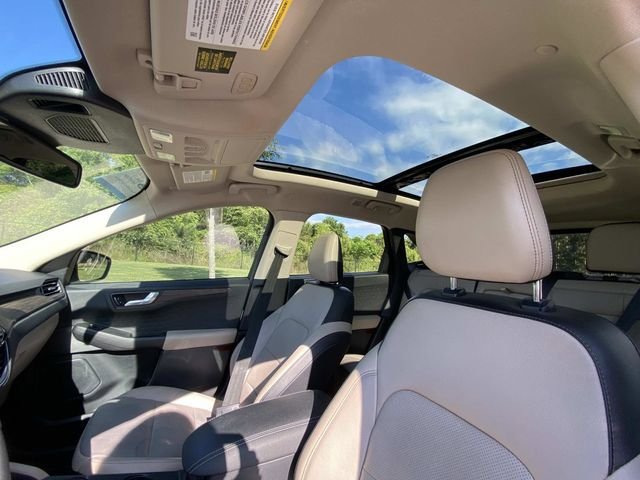 Certified 2020 Ford Escape Titanium FWD image 25