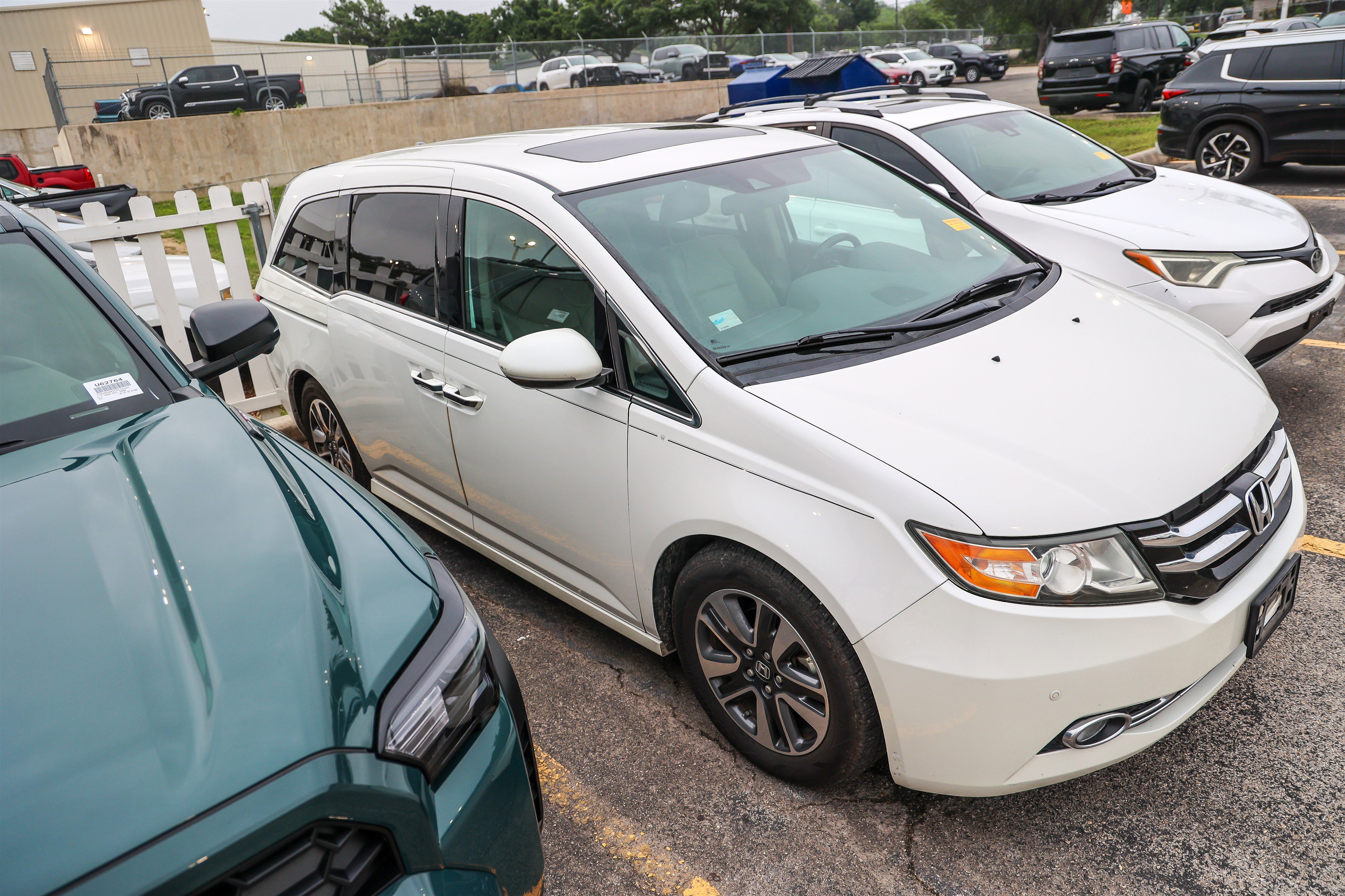 Used 2014 Honda Odyssey Touring Elite image 7
