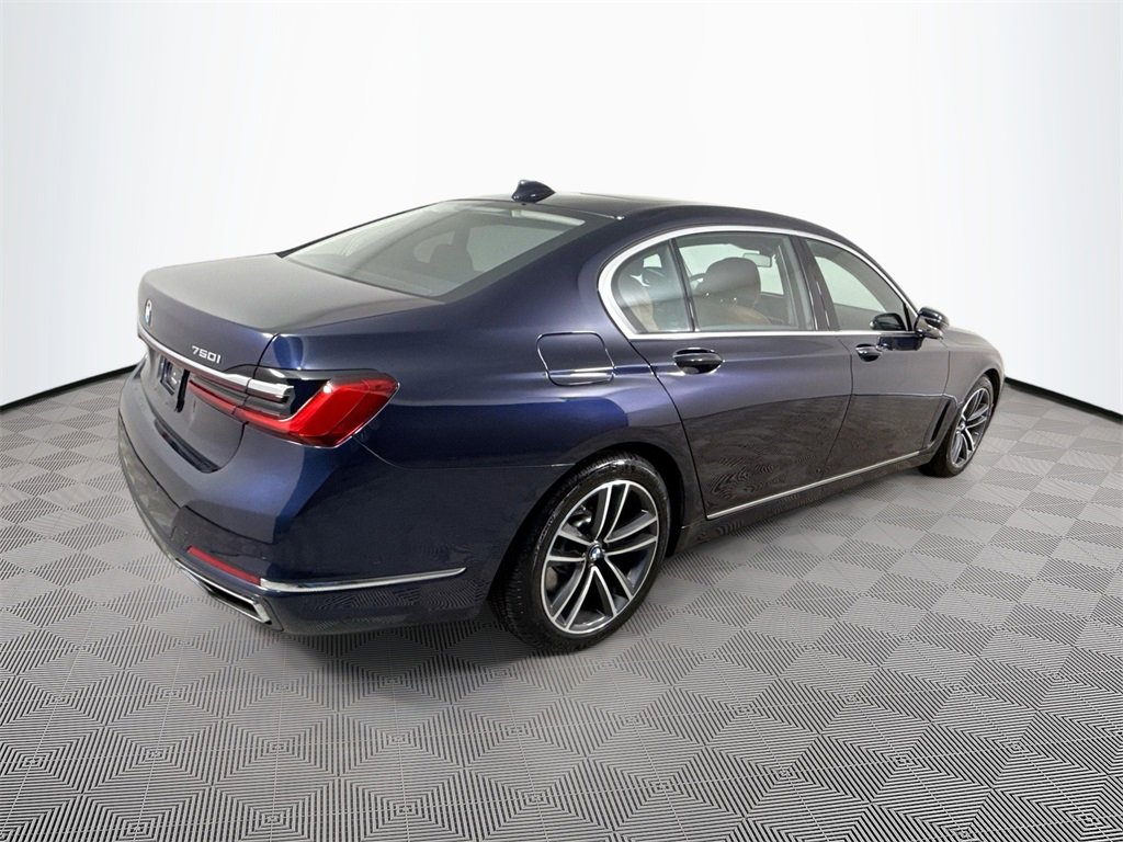 Used 2021 BMW 750i xDrive w/ Executive Package image 8
