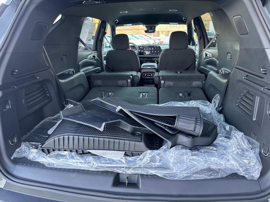 New 2026 Chevrolet Traverse LT w/ Driver Confidence Package FWD image 6