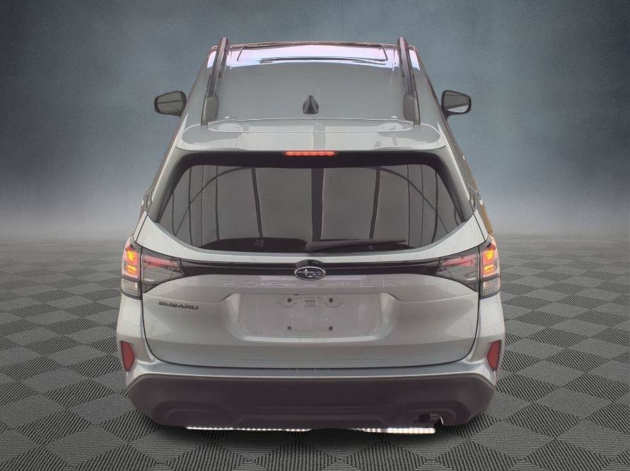 Used 2025 Subaru Forester Premium AWD/4WD image 8