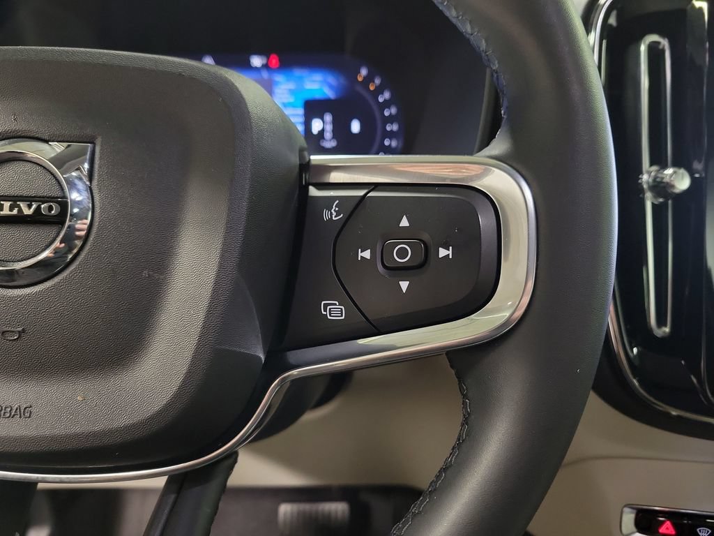 Used 2024 Volvo XC40 B5 Plus AWD/4WD image 24