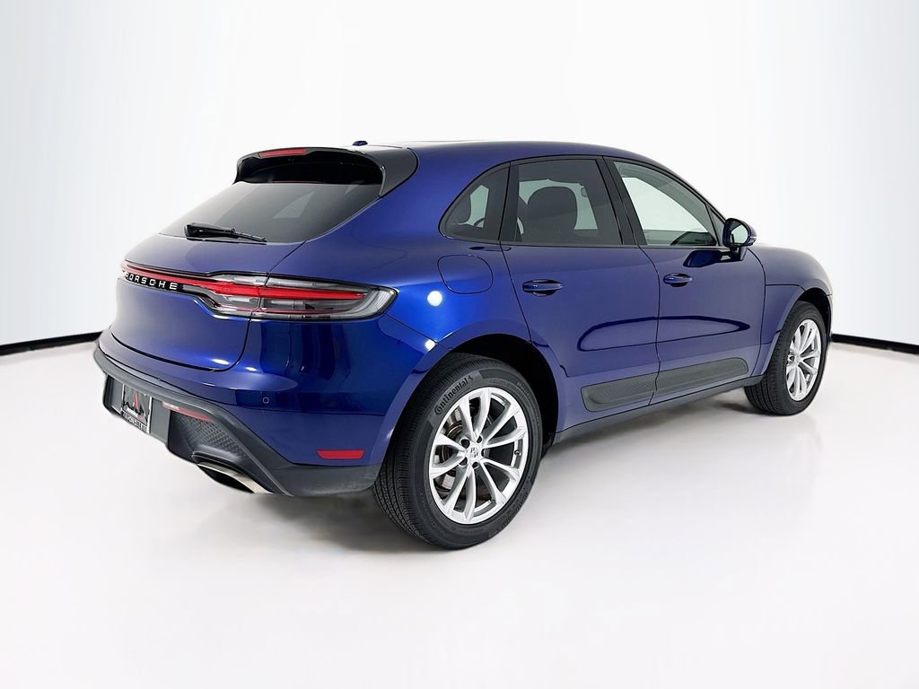 Certified 2025 Porsche Macan image 9