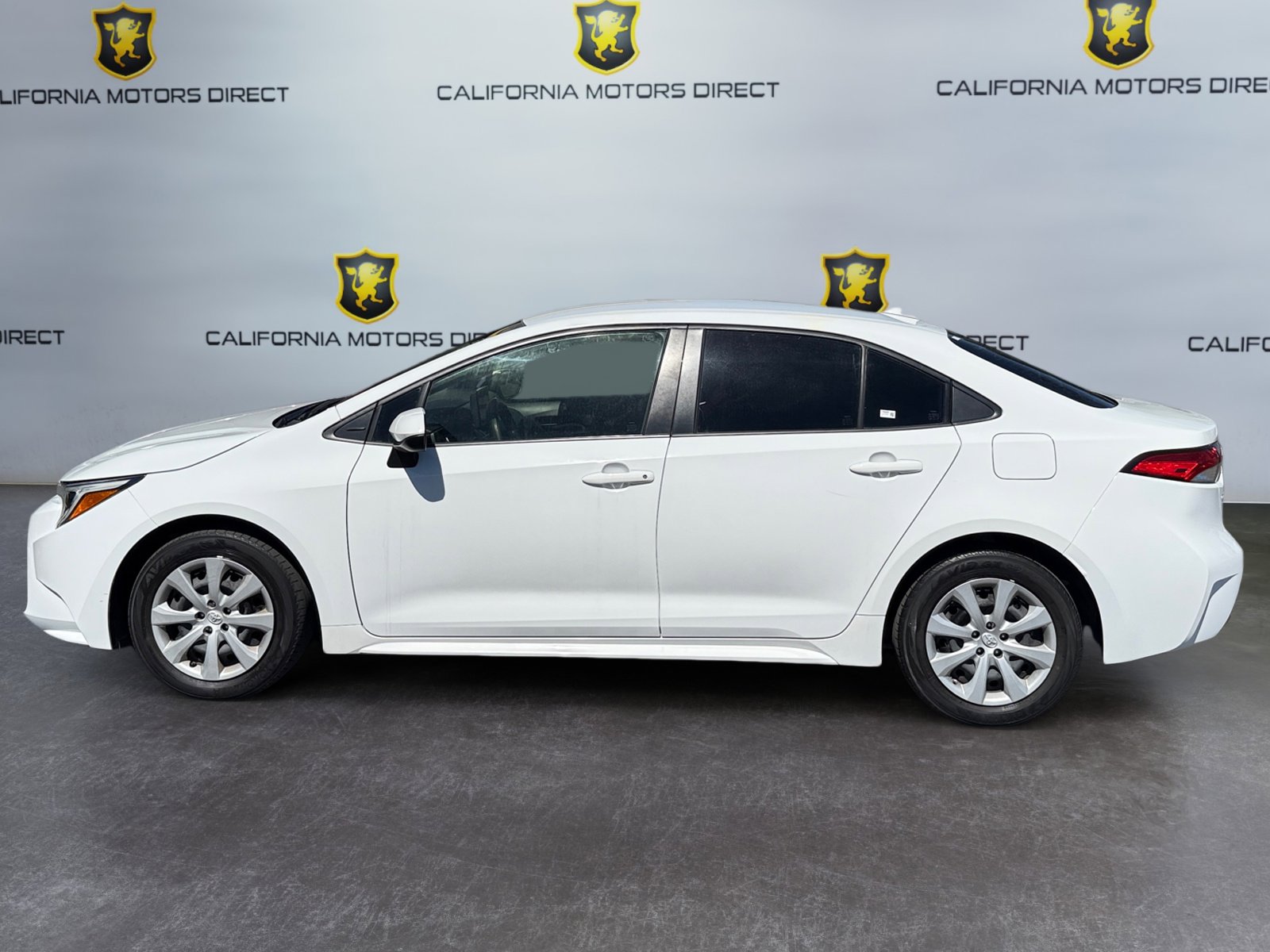 Used 2023 Toyota Corolla LE image 2