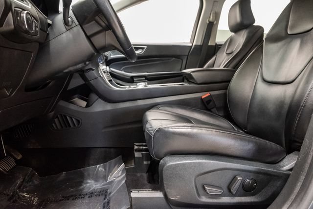 Used 2022 Ford Edge Titanium AWD/4WD image 12