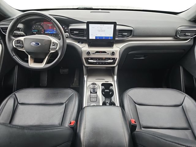 Used 2021 Ford Explorer XLT w/ Equipment Group 202A image 11