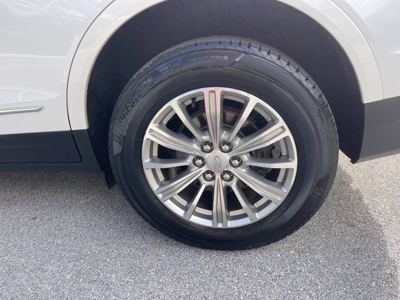 Used 2018 Cadillac XT5 Luxury w/ Driver Awareness Package AWD/4WD image 26