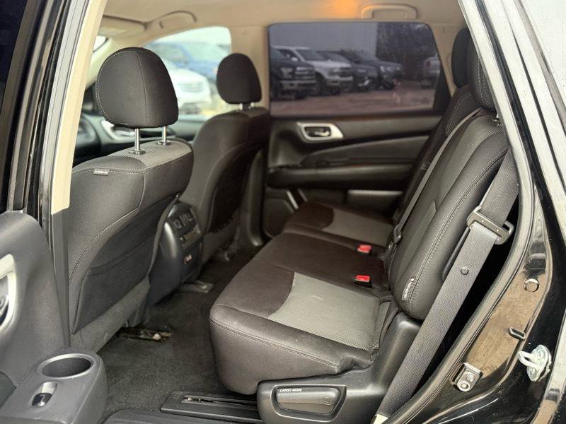 Used 2019 Nissan Pathfinder S image 8