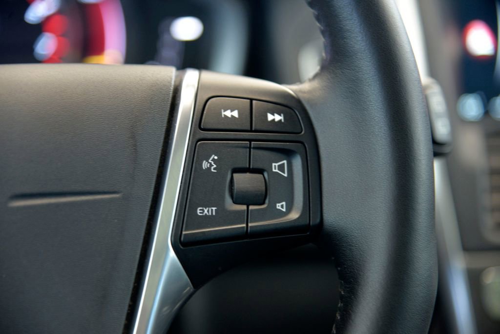 Used 2016 Volvo XC60 T5 Premier w/ Proximity Package AWD/4WD image 23