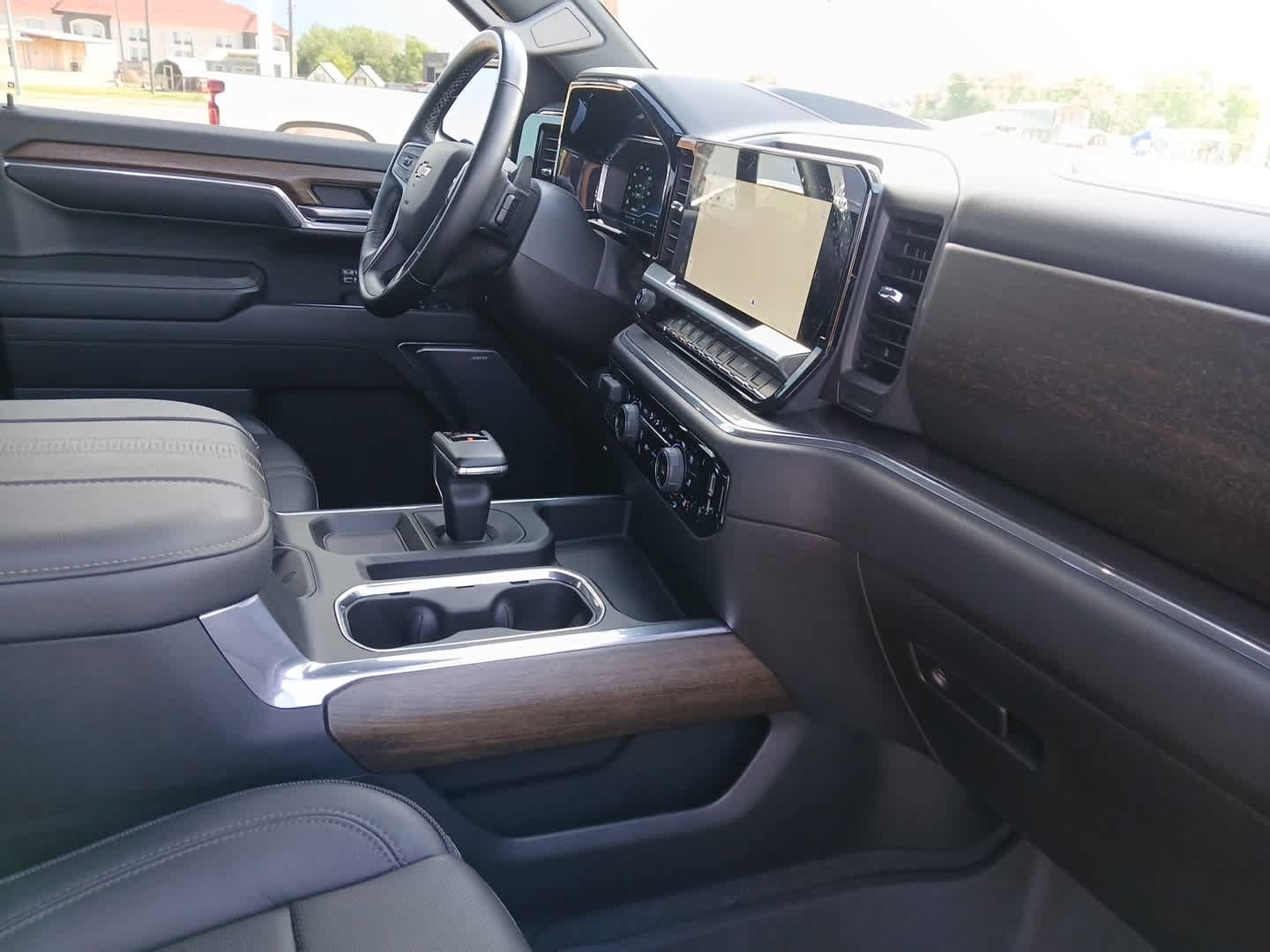 Used 2023 Chevrolet Silverado 1500 High Country w/ High Country Premium Package AWD/4WD image 80