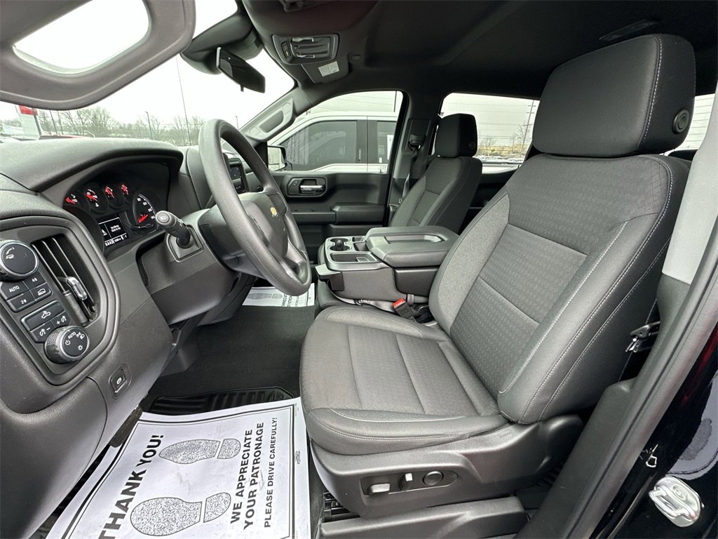 Used 2025 Chevrolet Silverado 1500 Custom image 11