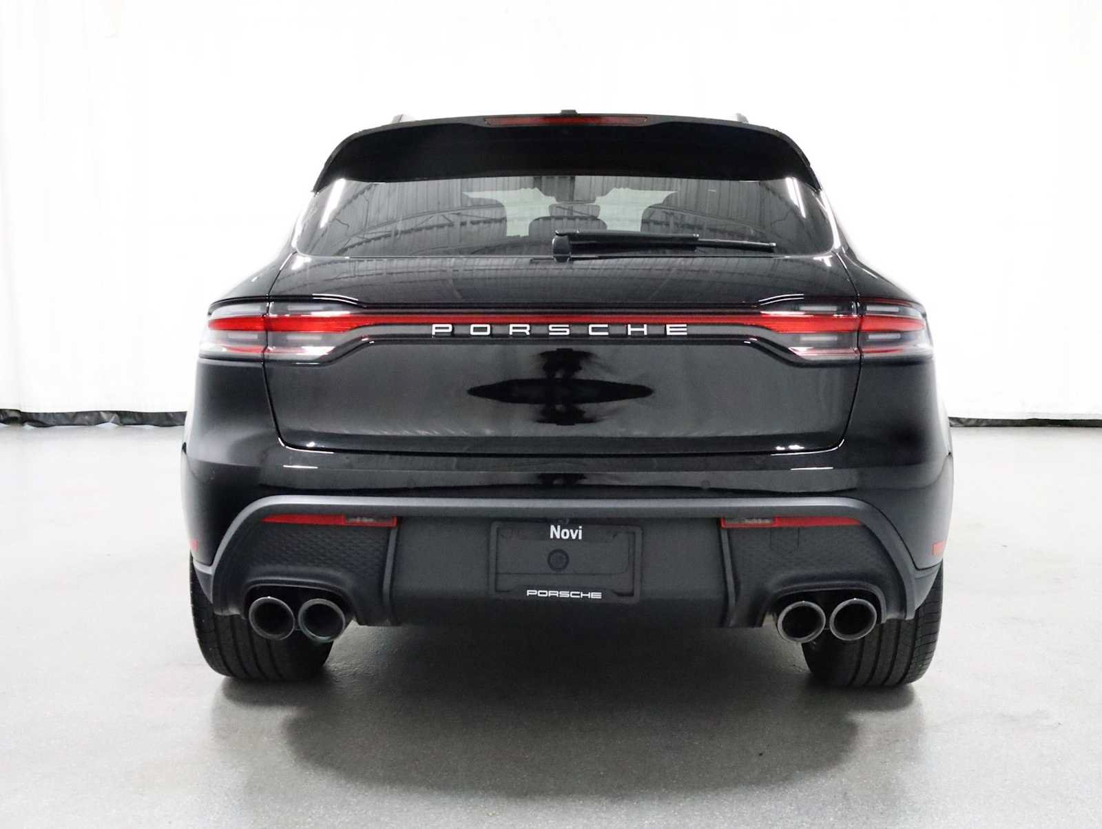 Certified 2026 Porsche Macan AWD/4WD image 7