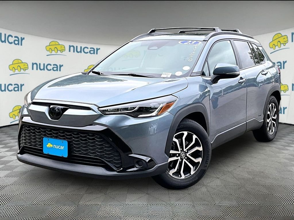 Used 2023 Toyota Corolla Cross AWD Hybrid w/ Moonroof Package image 3