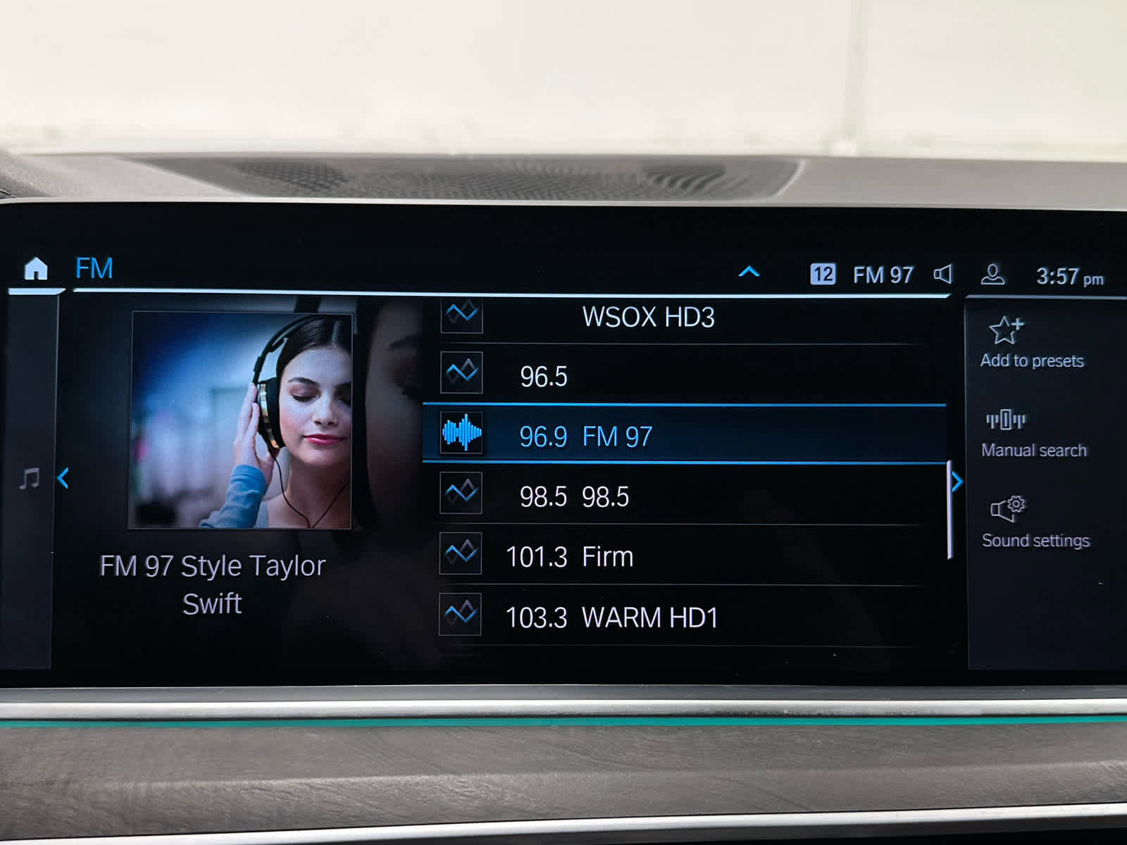 Used 2021 BMW X5 xDrive45e w/ M Sport Package image 32