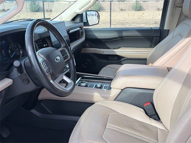 Used 2024 Ford Expedition Limited image 17