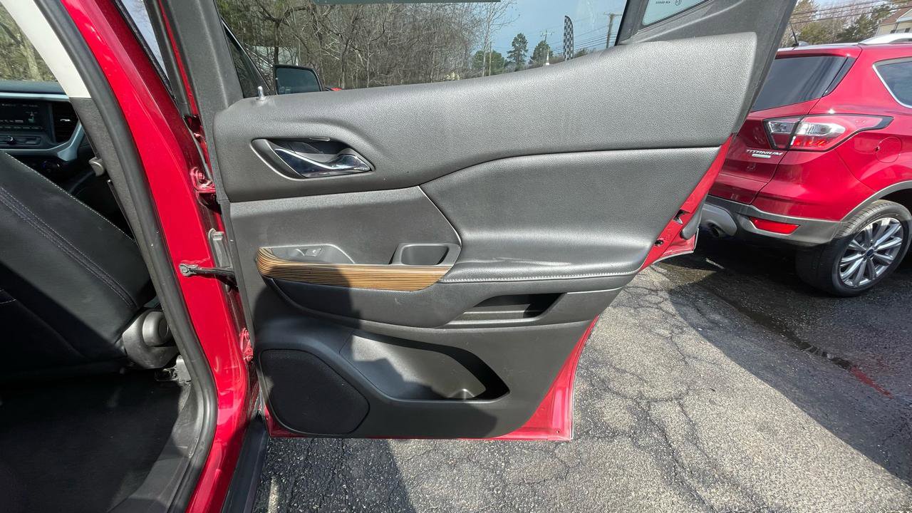 Used 2019 GMC Acadia SLE image 21