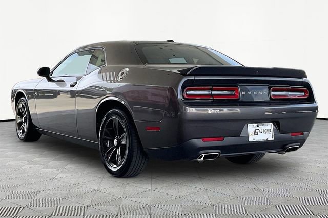 Used 2023 Dodge Challenger SXT RWD image 4