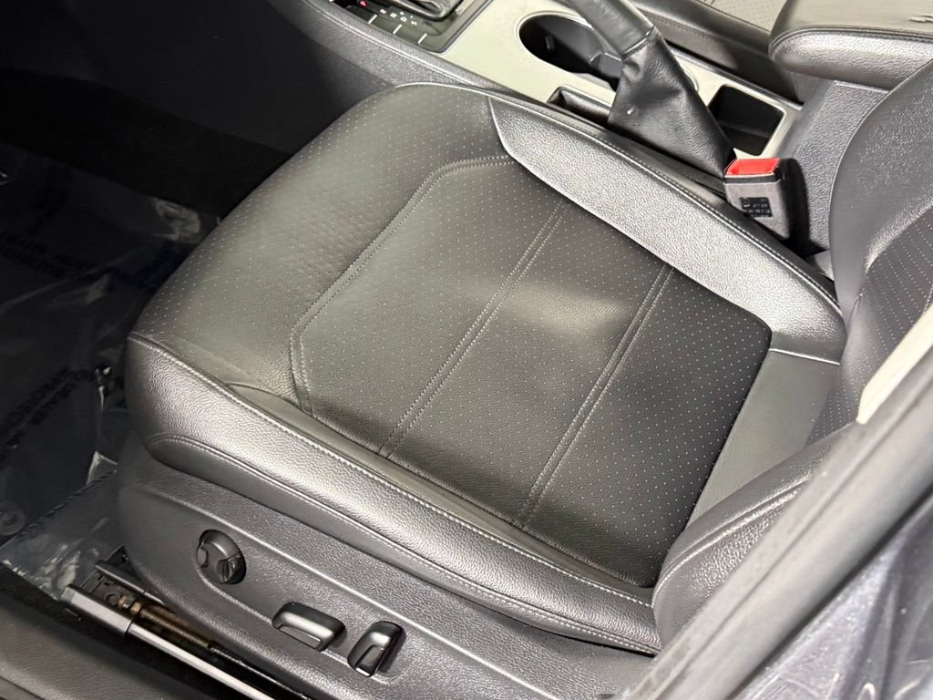 Used 2019 Volkswagen Passat 2.0T Wolfsburg FWD image 25