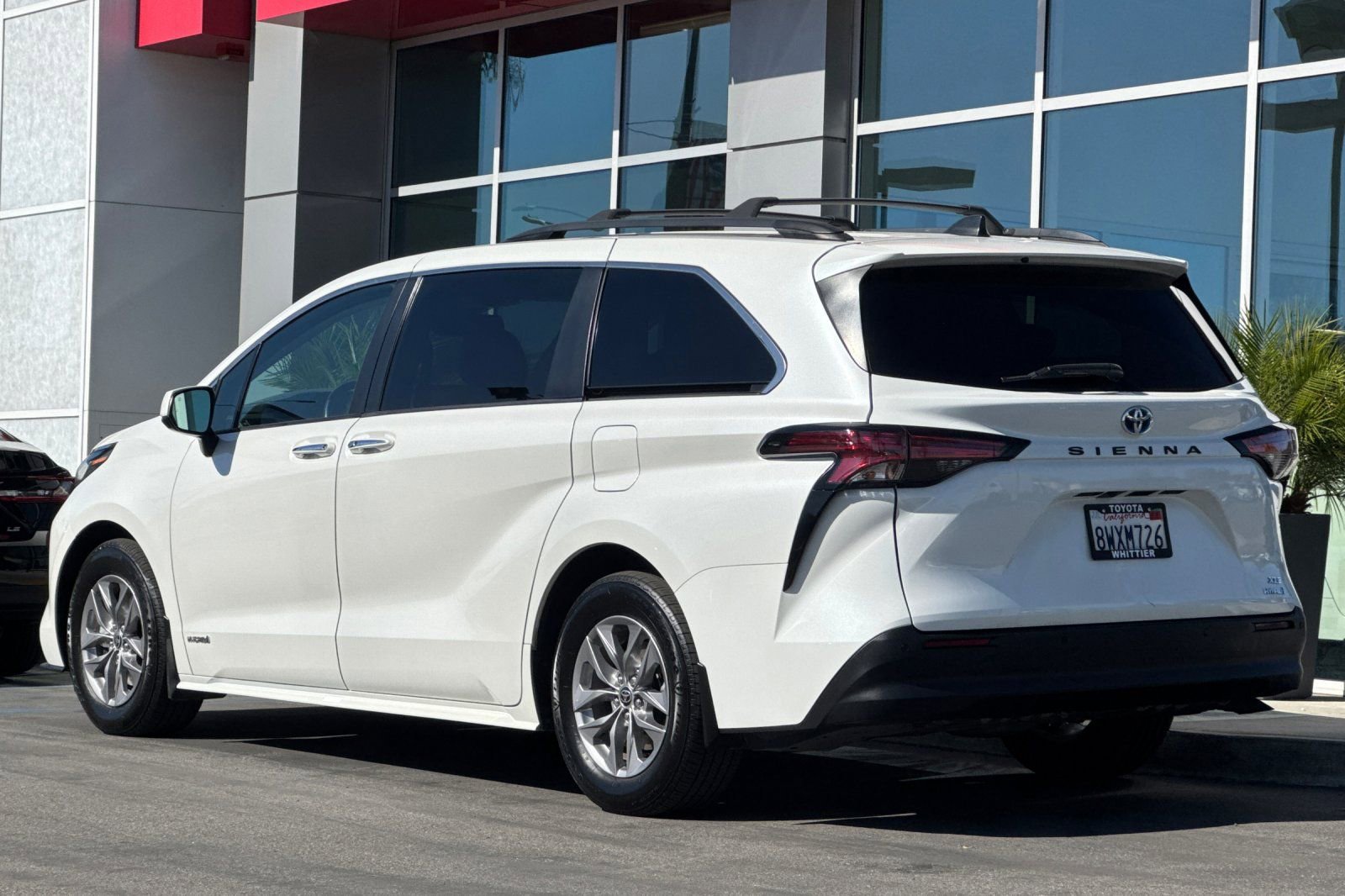 Used 2021 Toyota Sienna XLE w/ XLE Plus Package image 7