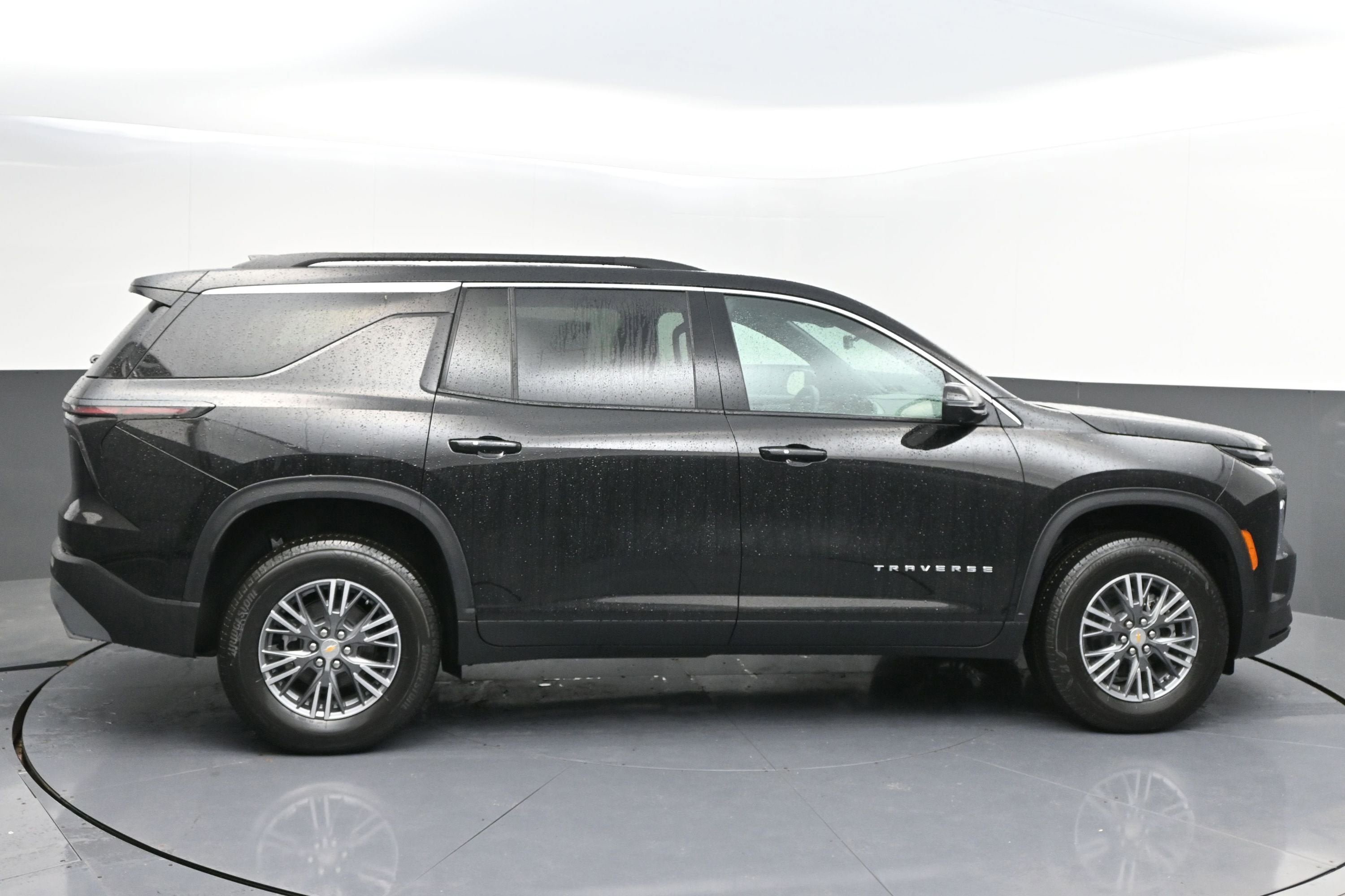 New 2026 Chevrolet Traverse LT w/ Driver Confidence Package AWD/4WD image 8