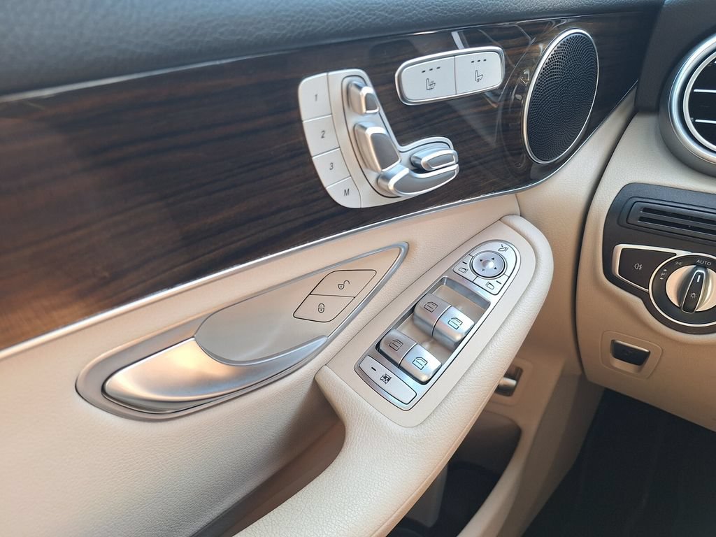 Used 2021 Mercedes-Benz GLC 300 image 17