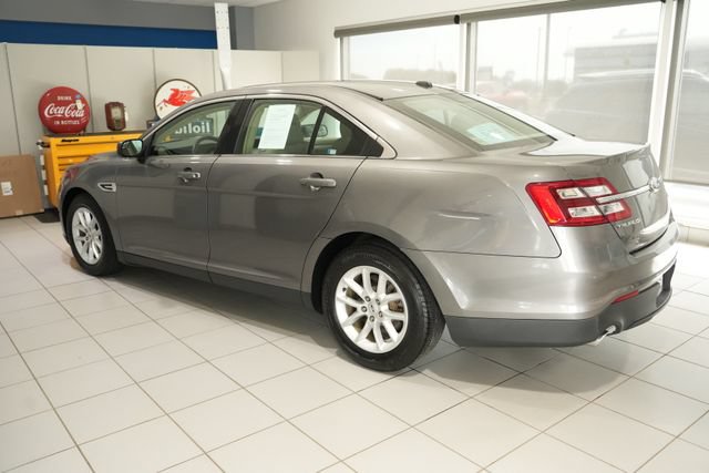 Used 2014 Ford Taurus SE FWD image 5