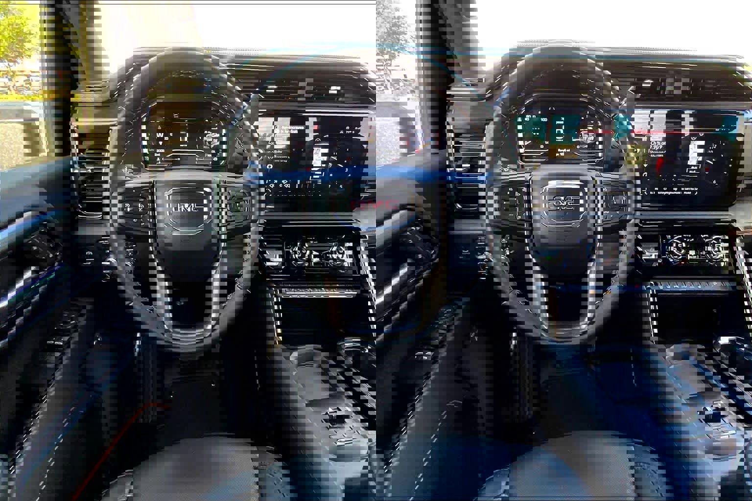 Used 2025 GMC Sierra 2500 AT4 w/ AT4 Premium Plus Package image 6