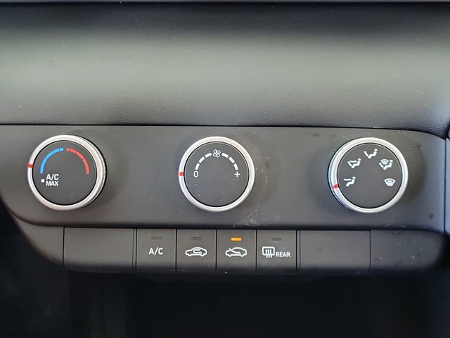 Used 2024 Hyundai Elantra SE image 8