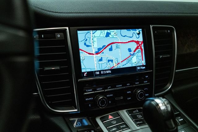 Used 2016 Porsche Panamera 4 Edition image 27
