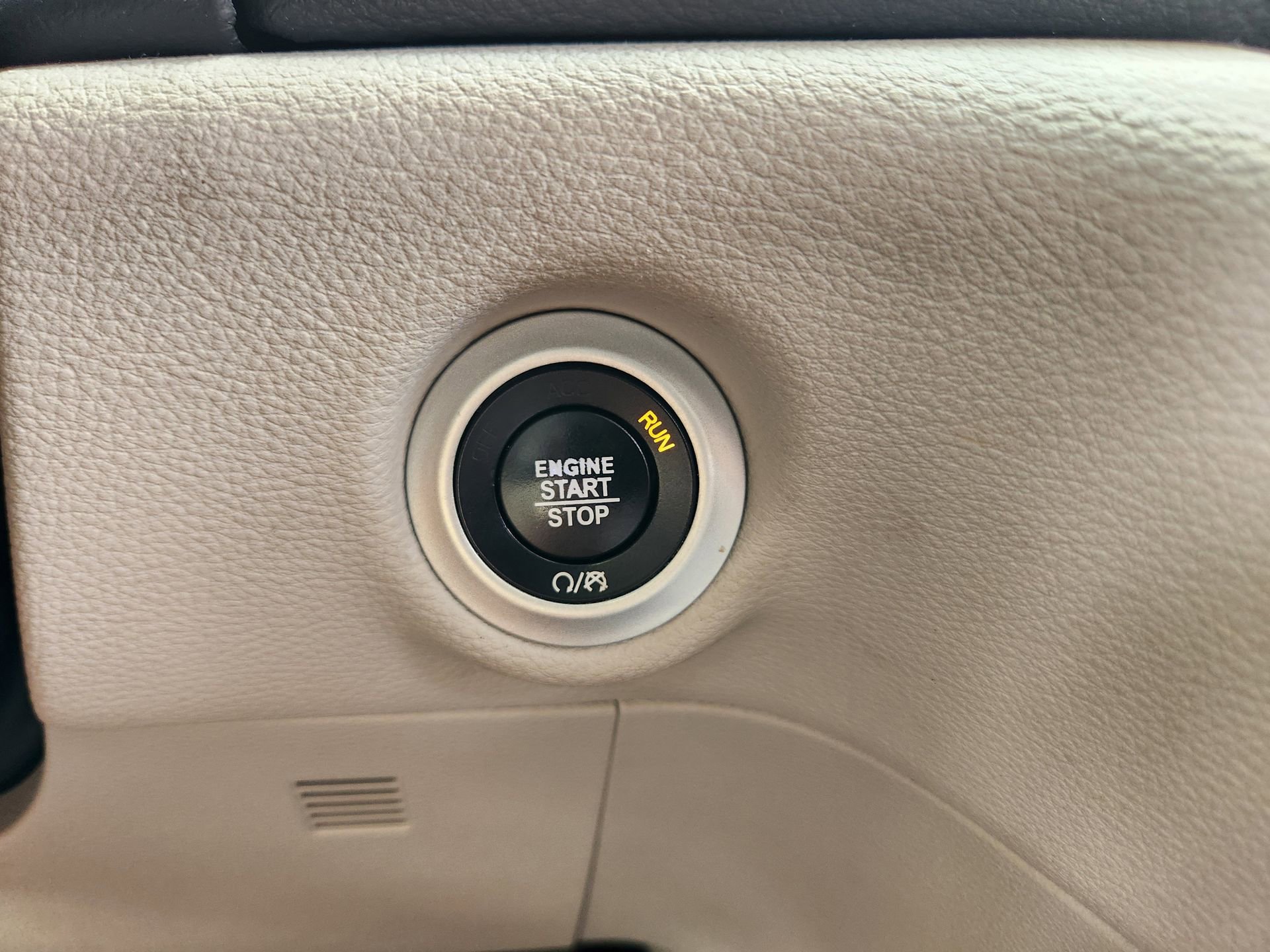 Used 2019 Chrysler Pacifica Limited w/ Tire & Wheel Group image 21