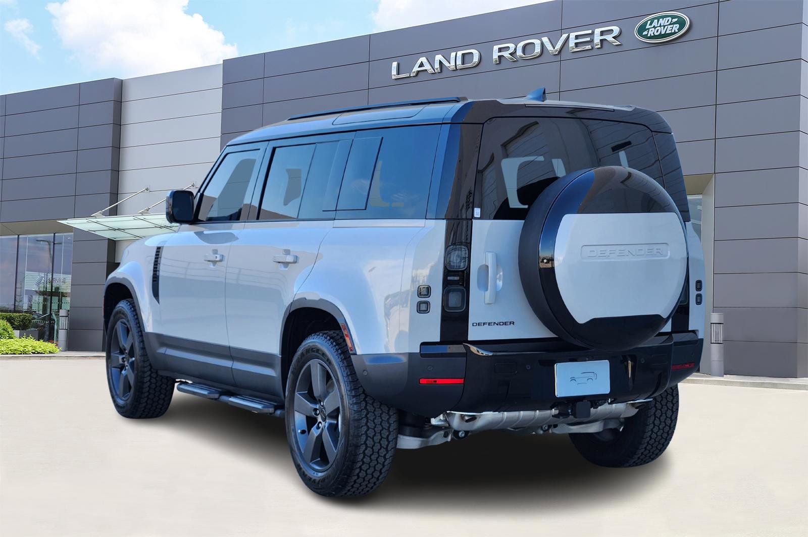 New 2026 Land Rover Defender 110 S image 4