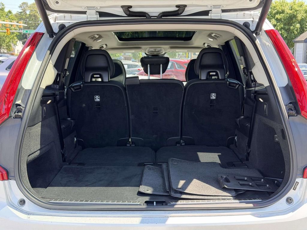 Used 2023 Volvo XC90 B5 Plus AWD/4WD image 14