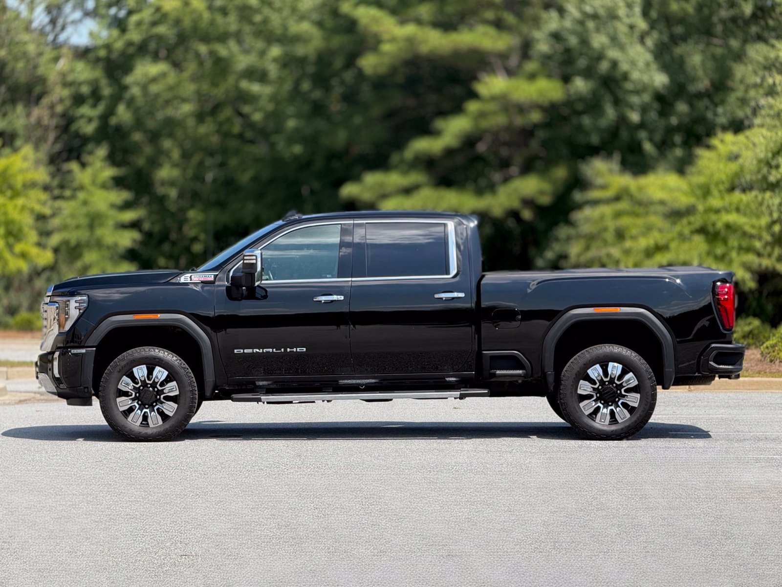 Used 2025 GMC Sierra 2500 Denali w/ Denali Reserve Package AWD/4WD image 9