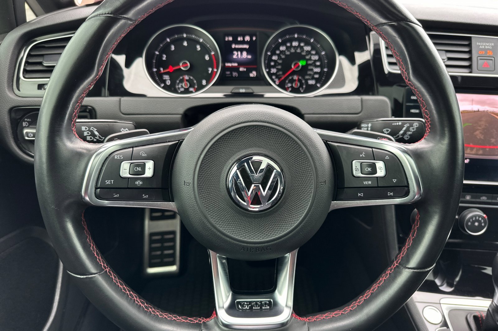 Used 2021 Volkswagen GTI SE image 25