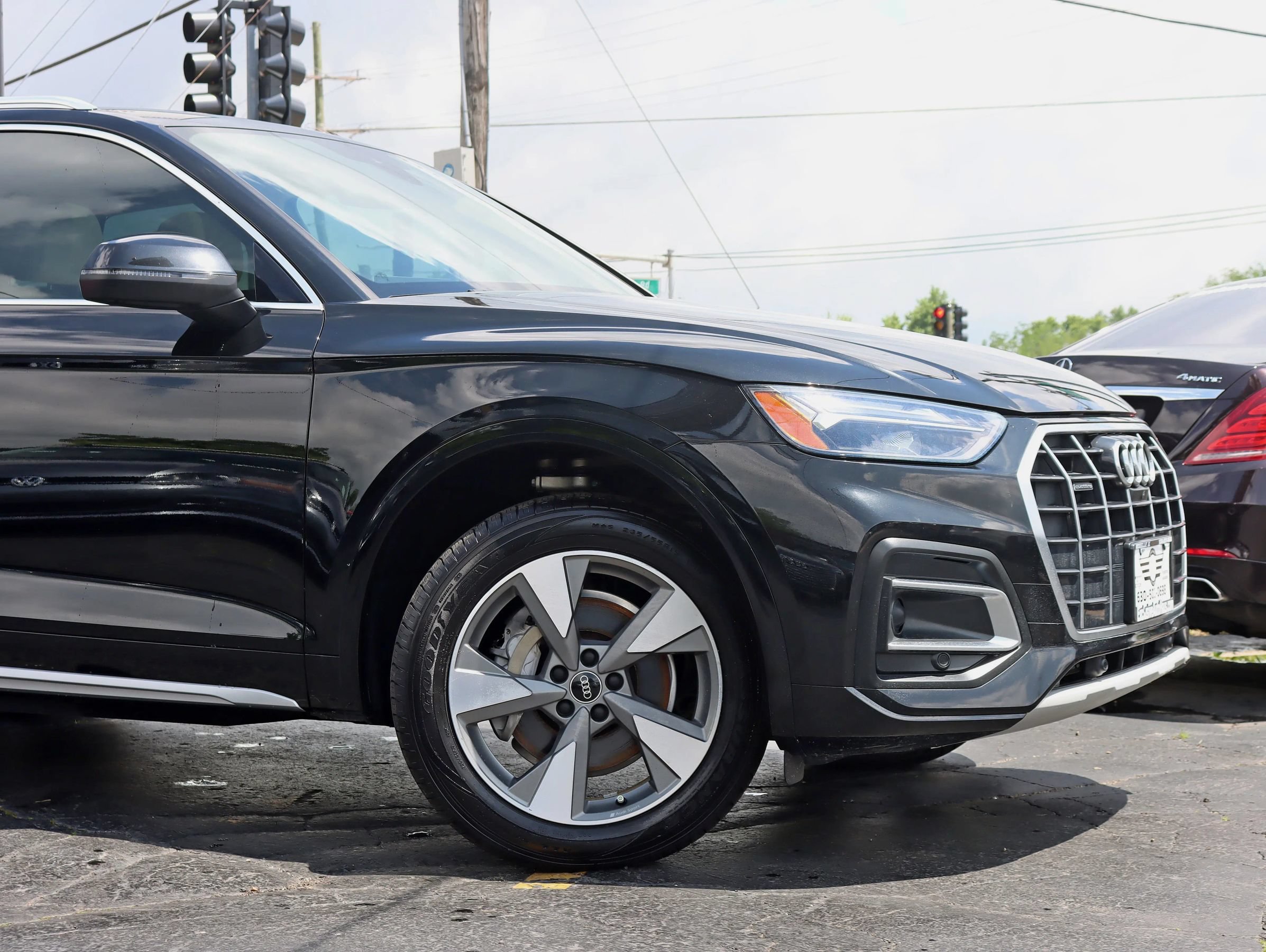 Used 2022 Audi Q5 2.0T Premium Plus w/ Premium Plus Package AWD/4WD image 4