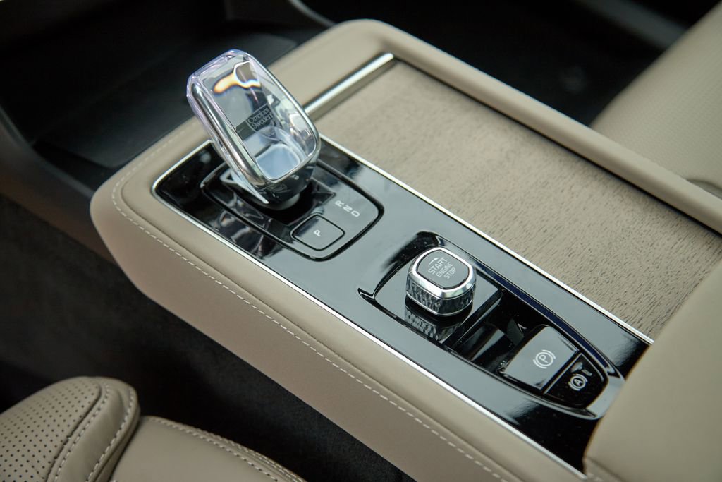 New 2026 Volvo XC90 B6 Ultra w/ Protection Package image 16