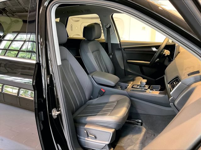Used 2023 Audi Q5 Premium w/ Convenience Package AWD/4WD image 19