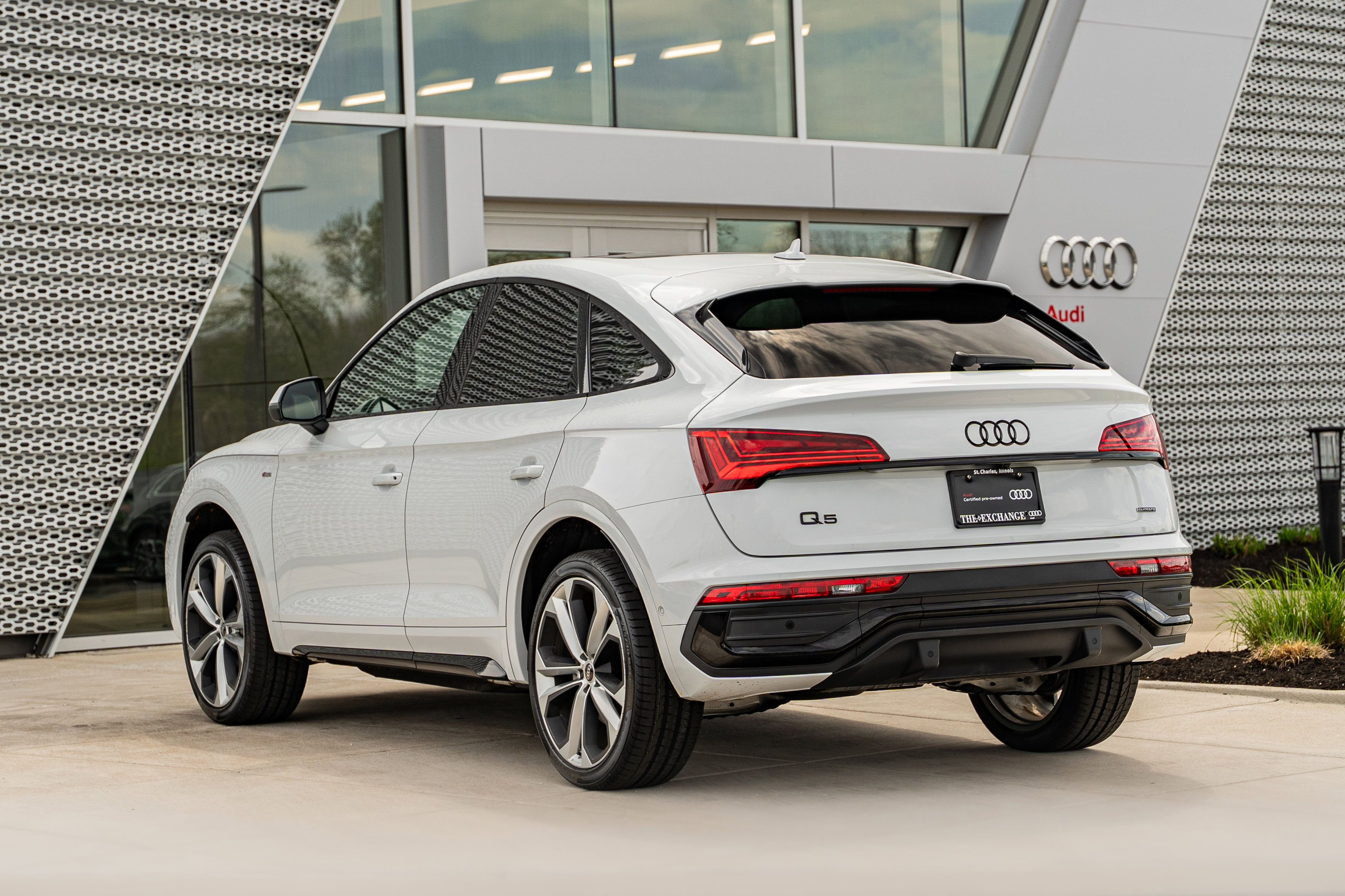 Certified 2022 Audi Q5 2.0T Prestige AWD/4WD image 5