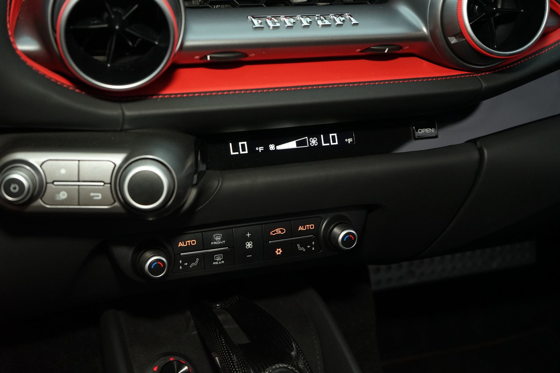 Used 2019 Ferrari 812 Superfast image 25