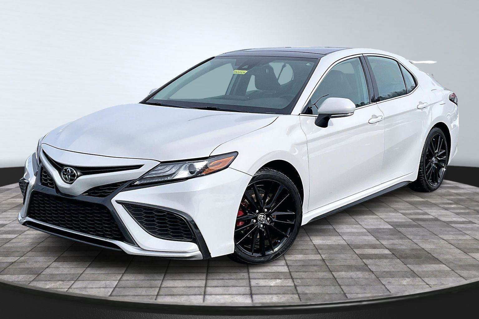 Used 2022 Toyota Camry XSE image 13