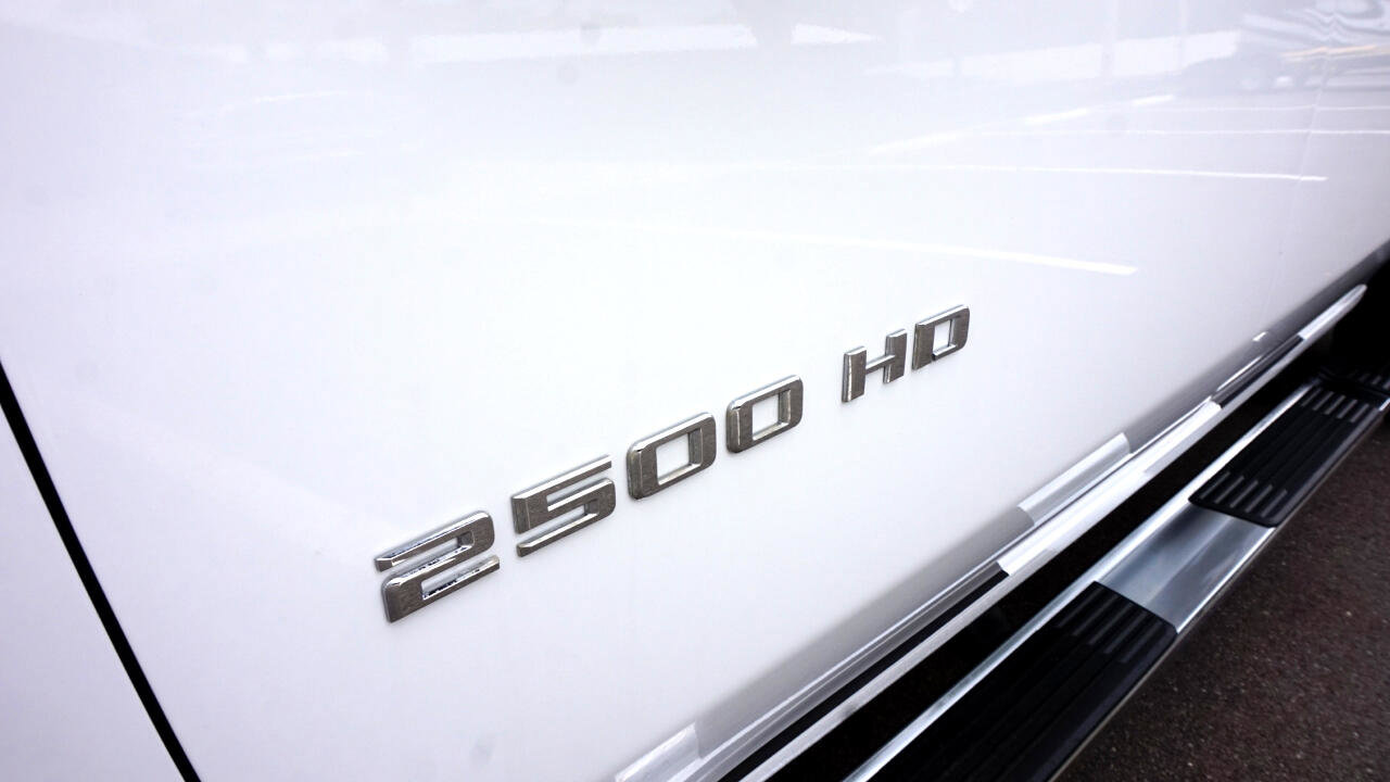 Used 2022 Chevrolet Silverado 2500 LT w/ Convenience Package image 13