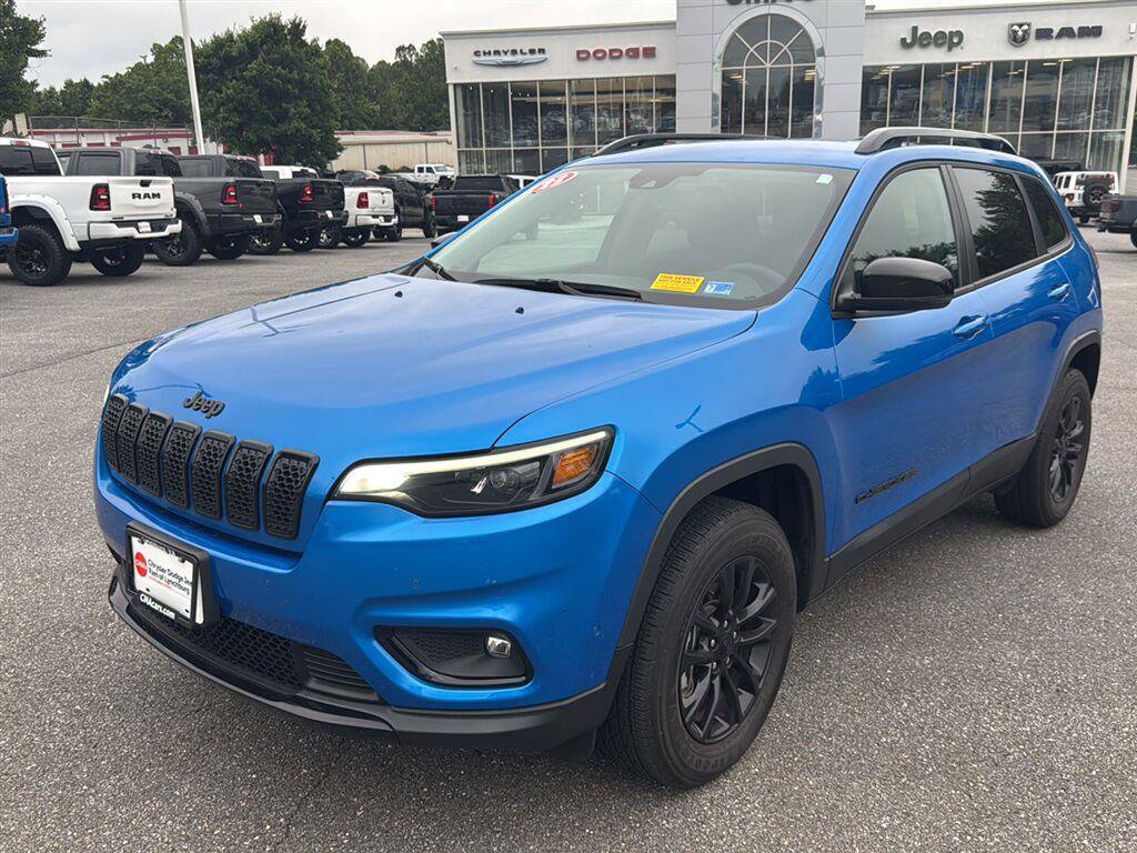 Used 2023 Jeep Cherokee Altitude Lux