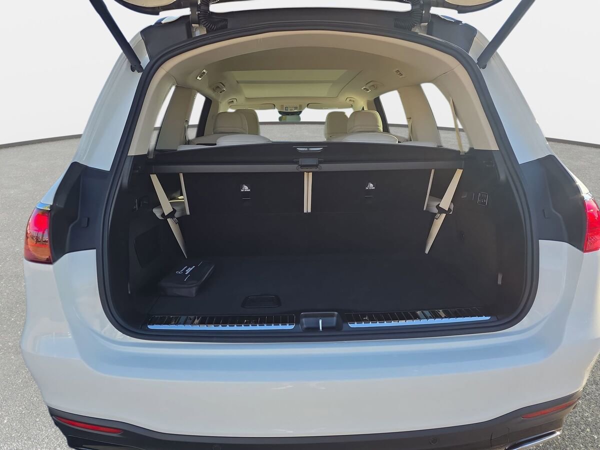 New 2026 Mercedes-Benz GLS 450 4MATIC image 12