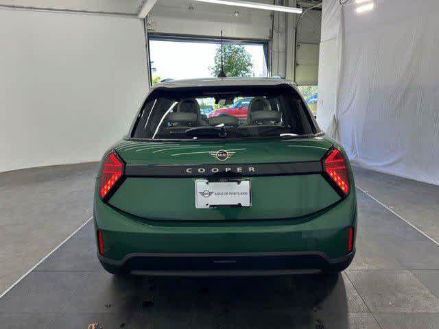 Used 2026 MINI Cooper 4-Door Hardtop FWD image 4