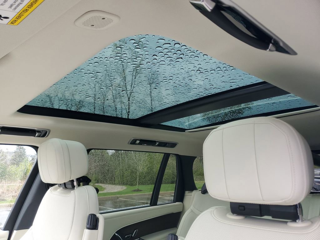 New 2026 Land Rover Range Rover Long Wheelbase SE AWD/4WD image 11